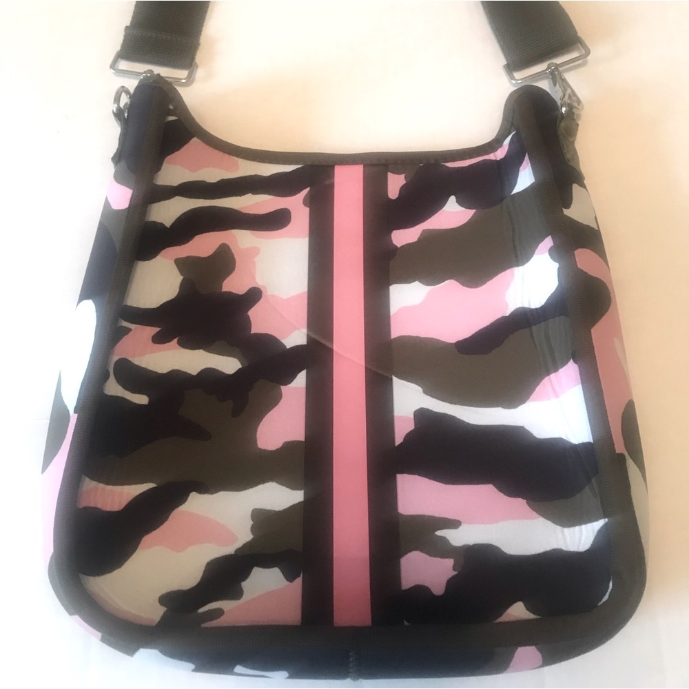 💗Ah-dorned messenger guitar strap pink camo crossbody bag.💗